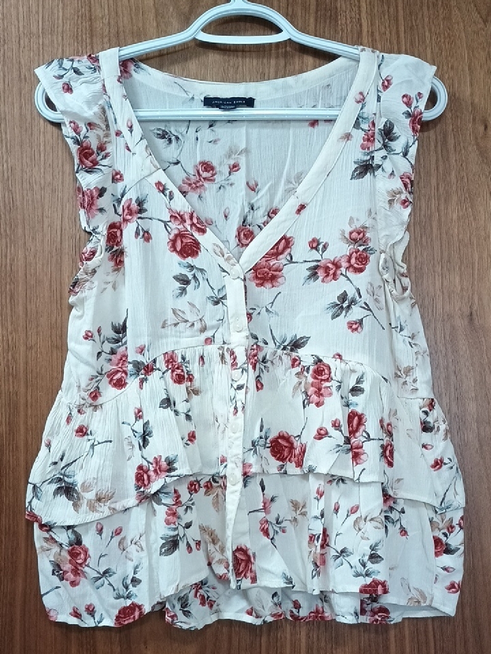 2/$20 American Eagle Outfitters Cream Floral Ruffle V-Neck Sleeveless Top